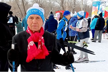 Снег создал идеальную трассу на берегу Урала